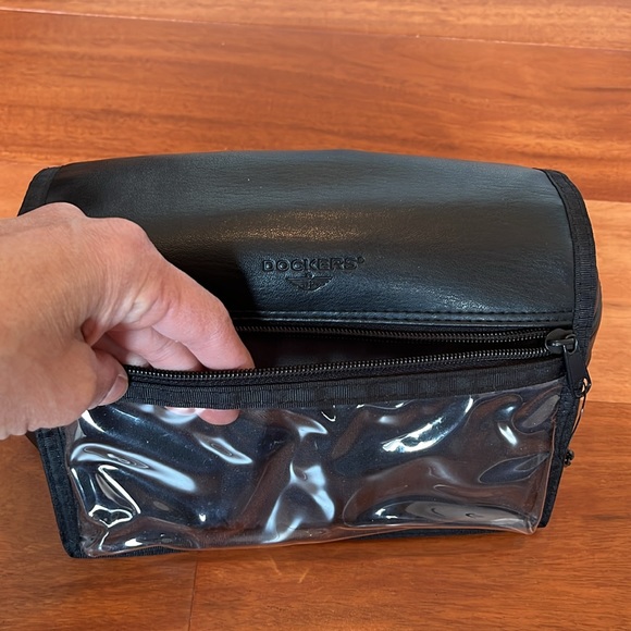 Dockers Black Hanging Toiletry Bag - Picture 3 of 9